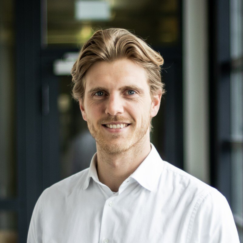 tim schneider headshot